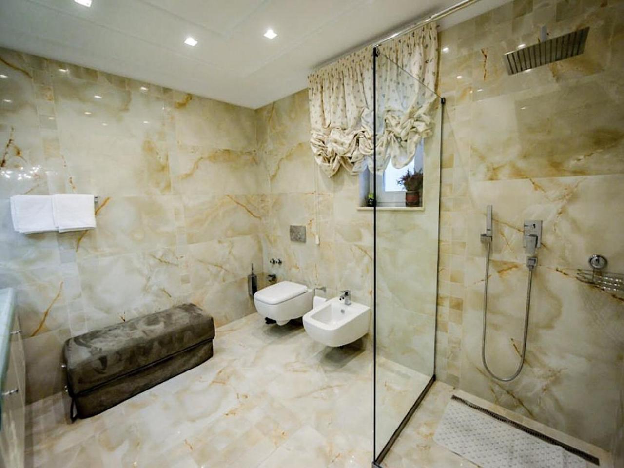 Hotel Vila Tiranë Phòng bức ảnh
