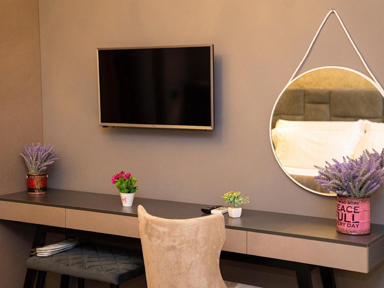 Hotel Vila Tiranë Ngoại thất bức ảnh